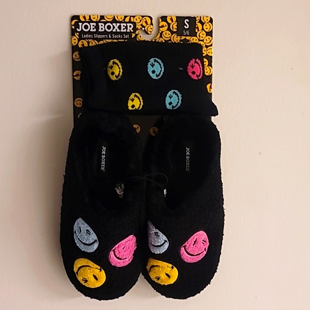 Joe Boxer ladies slippers & Socks set. Size S/ 5-6 black.